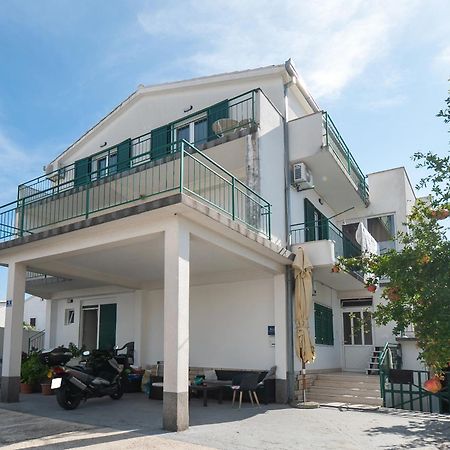 Apartments Polly Primošten Esterno foto