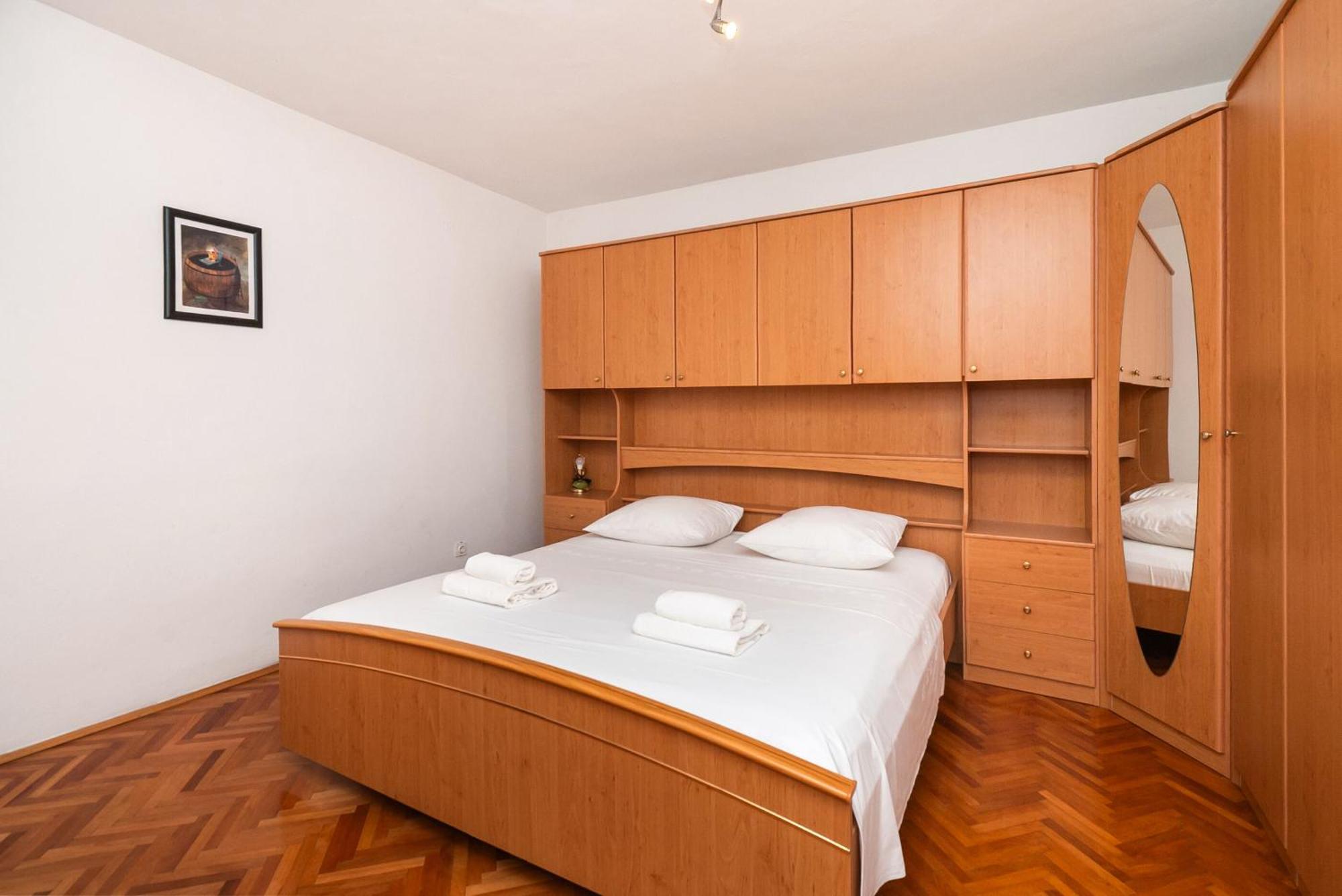 Apartments Polly Primošten Esterno foto