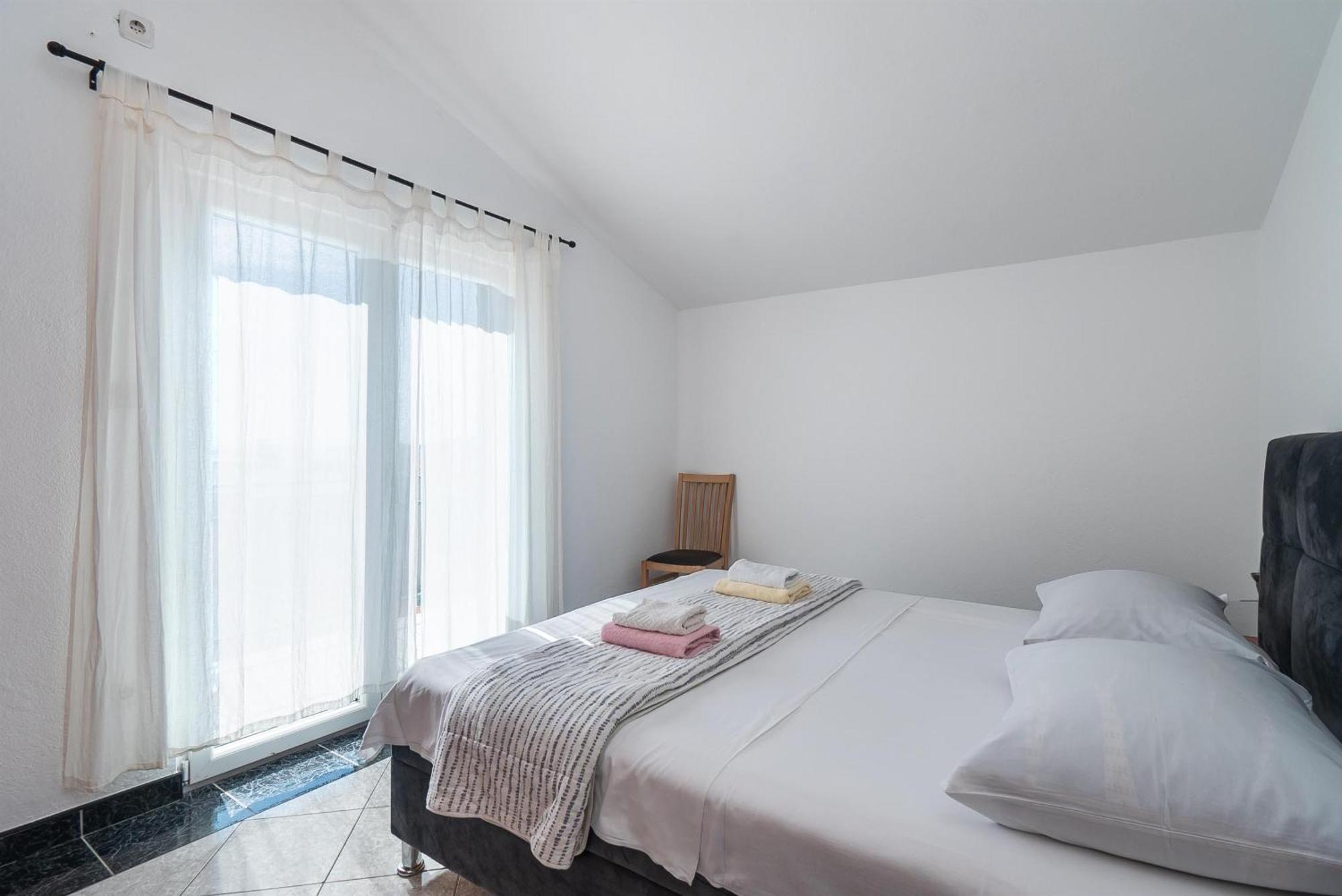 Apartments Polly Primošten Esterno foto