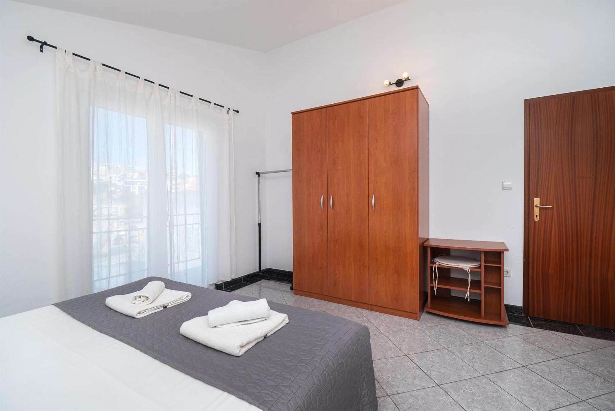 Apartments Polly Primošten Esterno foto