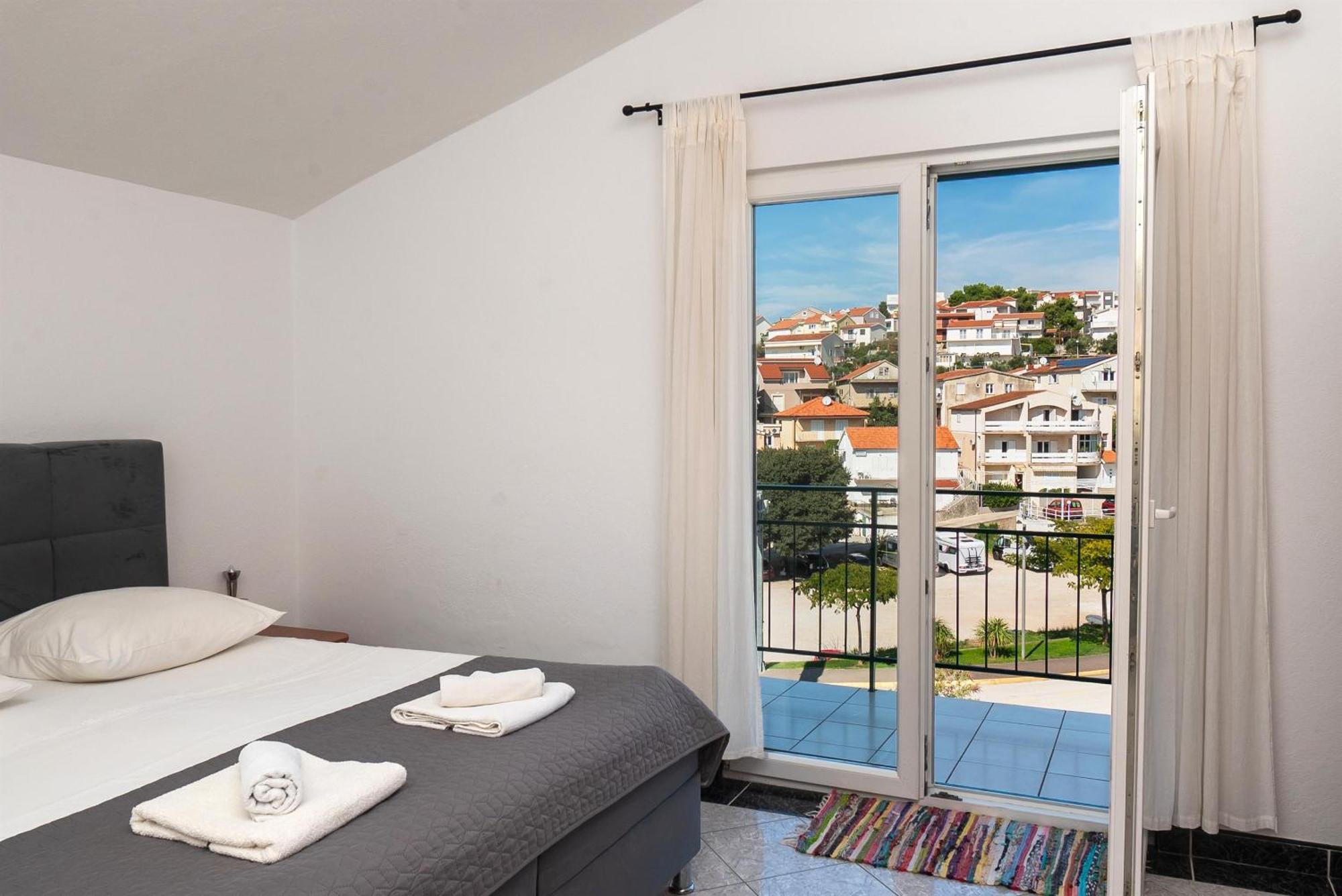 Apartments Polly Primošten Esterno foto